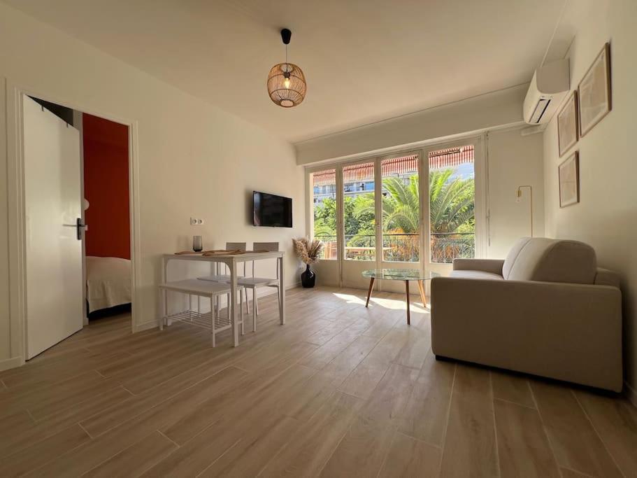 Magnifique T2 Proche Mer Et Ville Refait A Neuf Avec Terrasse Menton Exteriér fotografie