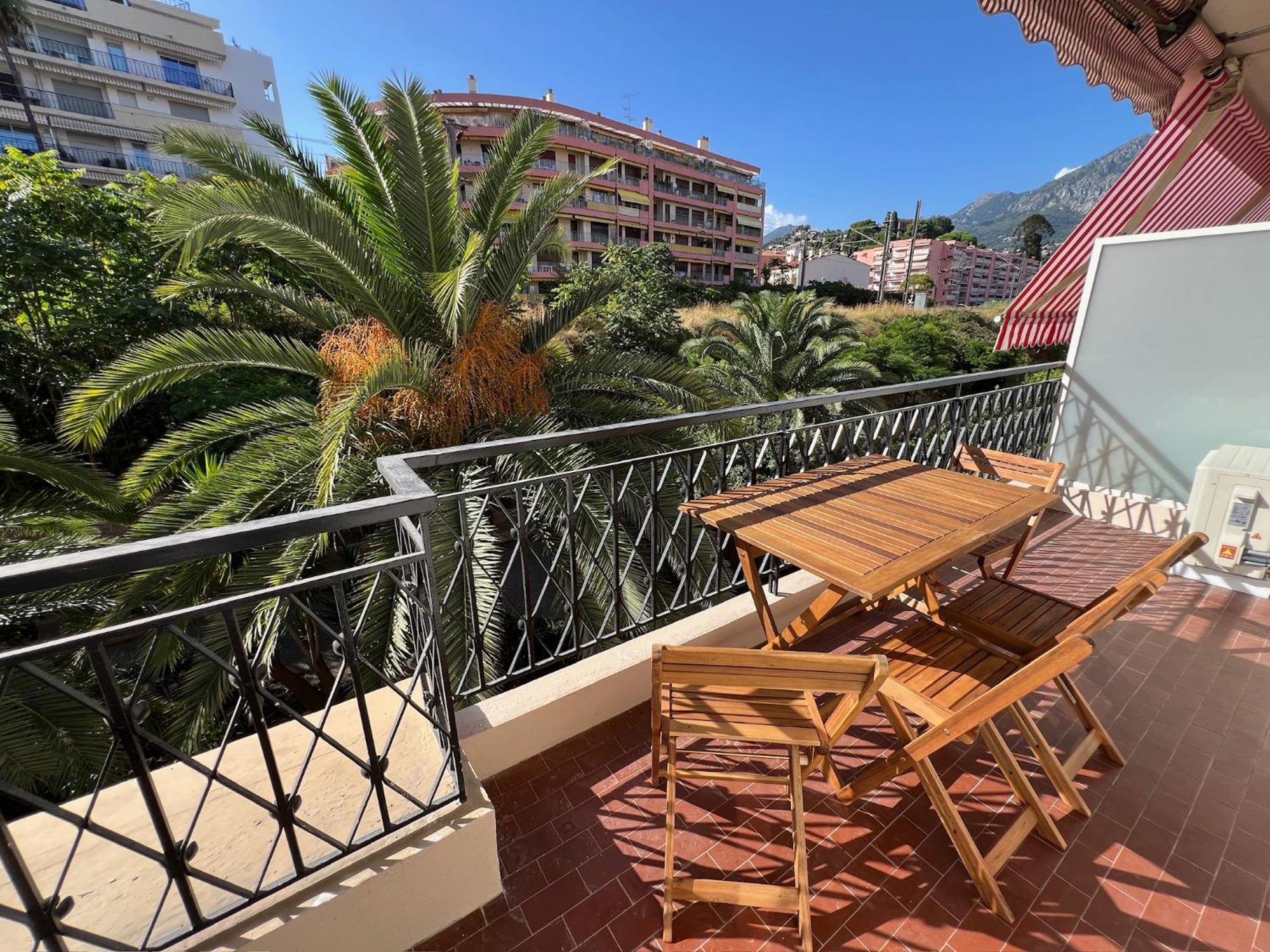 Magnifique T2 Proche Mer Et Ville Refait A Neuf Avec Terrasse Menton Exteriér fotografie